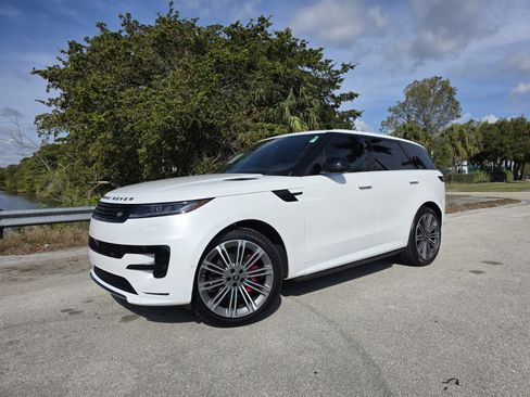 Certified 2024 Land Rover Range Rover Sport Dynamic SE image 1