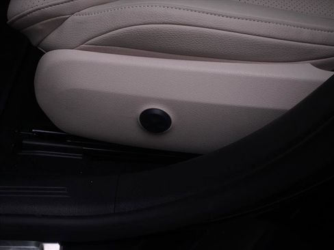 Used 2025 Mercedes-Benz E 350 Sedan image 16