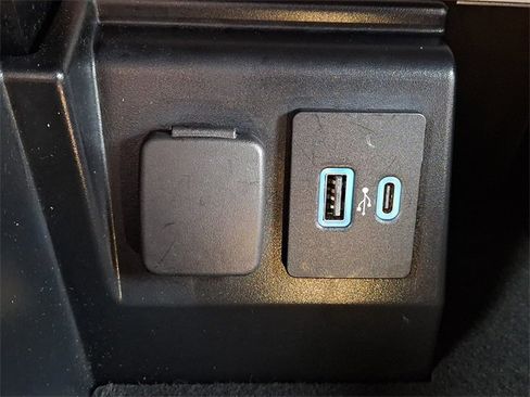 Certified 2023 Ford Explorer Platinum w/ Equipment Group 601A image 24