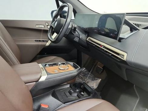 Used 2024 BMW iX xDrive50 w/ Premium Package AWD/4WD image 36