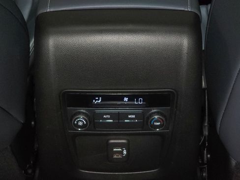 Used 2022 Buick Enclave Essence w/ Experience Buick Package image 46