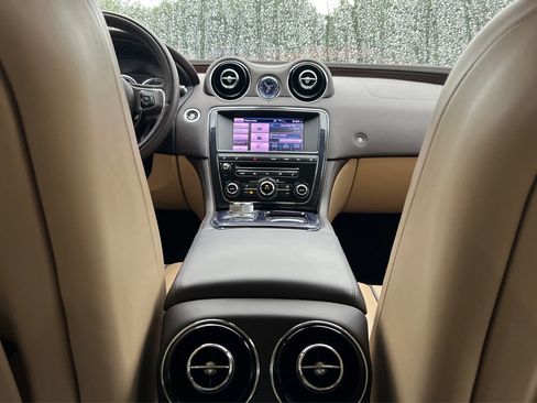 Used 2013 Jaguar XJ L Portfolio AWD/4WD image 6