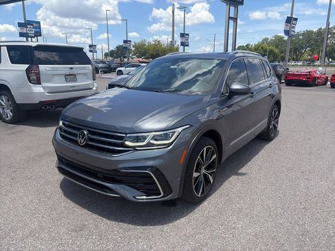Used 2022 Volkswagen Tiguan SEL R-Line AWD/4WD image 2