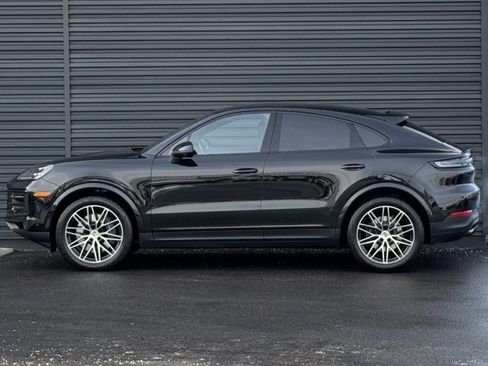 Certified 2025 Porsche Cayenne Coupe image 2
