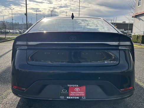 New 2026 Toyota Prius SE image 6