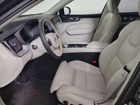 Used 2023 Volvo XC60 B5 Ultimate w/ Protection Package Premier FWD image 21