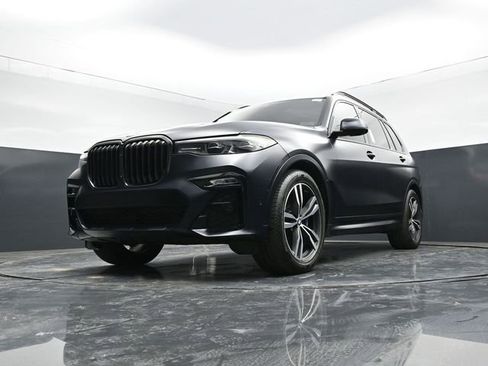 Used 2022 BMW X7 xDrive40i w/ M Sport Package AWD/4WD image 63
