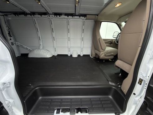 New 2026 Chevrolet Express 2500 image 19