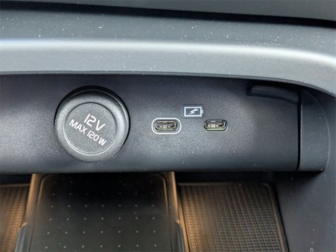 New 2026 Volvo XC40 B5 Ultra w/ Protection Package Premier image 30