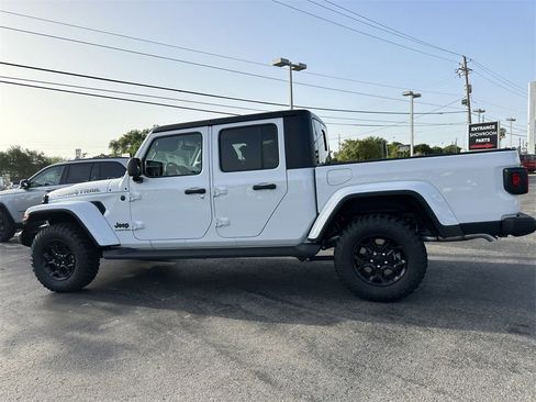 New 2023 Jeep Gladiator Sport image 13