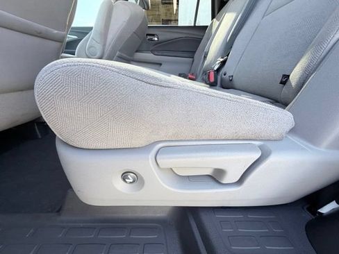 Used 2021 Honda Pilot EX image 28