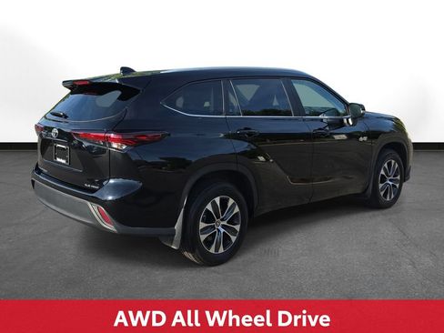 Certified 2025 Toyota Highlander XLE AWD/4WD image 7