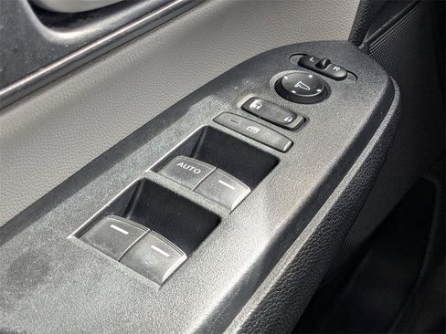 Used 2019 Honda CR-V LX image 19