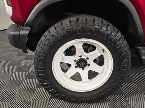Used 2025 Ford Bronco Heritage Edition AWD/4WD image 10
