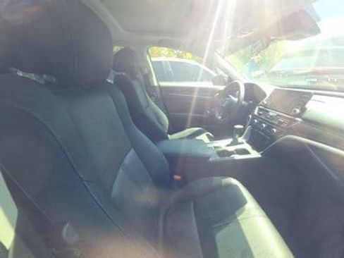 Used 2019 Honda Accord EX image 11