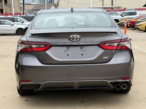 Used 2023 Toyota Camry SE image 5