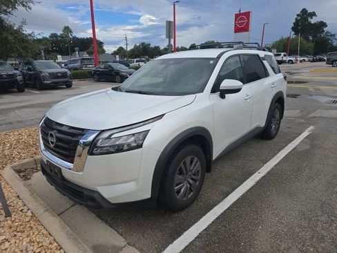 Certified 2025 Nissan Pathfinder SV AWD/4WD image 2