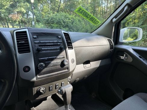 Used 2012 Nissan Frontier PRO-4X AWD/4WD image 12