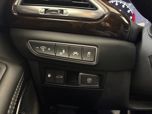 Used 2018 Genesis G90 3.3T Premium RWD image 37