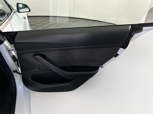 Used 2018 Tesla Model 3 Long Range image 30