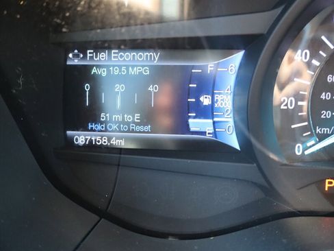 Used 2016 Ford Fusion Titanium FWD image 18