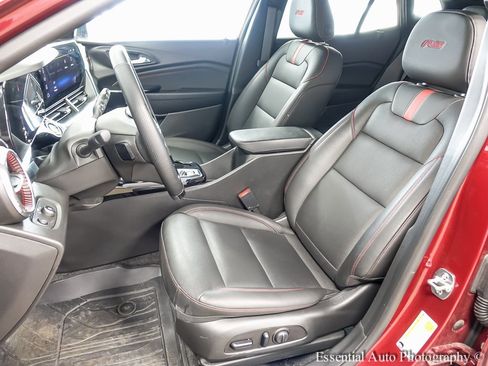 Used 2025 Chevrolet Trax RS w/ Driver Confidence Package image 9