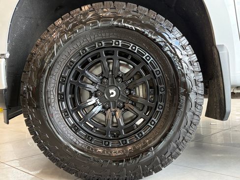 Used 2019 Chevrolet Silverado 1500 RST w/ True North Edition AWD/4WD image 11