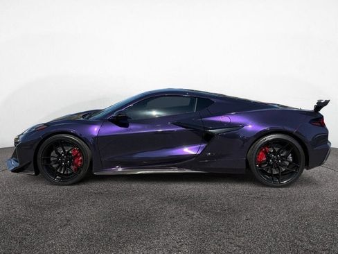 Used 2025 Chevrolet Corvette Z06 w/ Z07 Performance Package RWD image 2