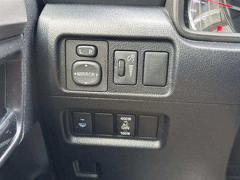 Used 2014 Toyota 4Runner SR5 AWD/4WD image 8