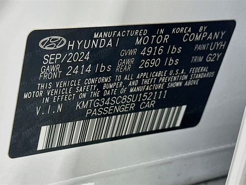 Used 2025 Genesis G70 2.5T AWD/4WD image 12