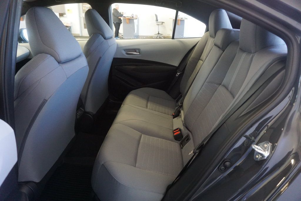 Used 2026 Toyota Corolla SE FWD image 18