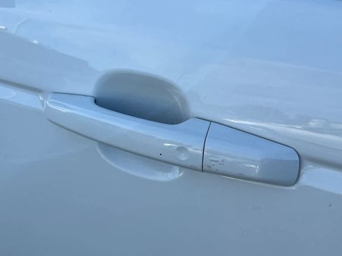 Used 2017 Land Rover Range Rover Sport SE AWD/4WD image 7