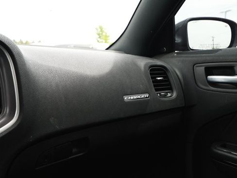 Used 2022 Dodge Charger R/T w/ Blacktop Package image 27