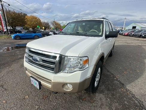 Used 2013 Ford Expedition XLT image 8