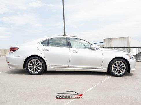 Used 2014 Lexus LS 460 AWD w/ Comfort Package image 8