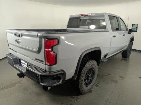 Used 2025 Chevrolet Silverado 2500 ZR2 w/ Technology Package image 7
