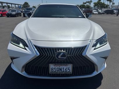 Used 2020 Lexus ES 300h w/ Accessory Package