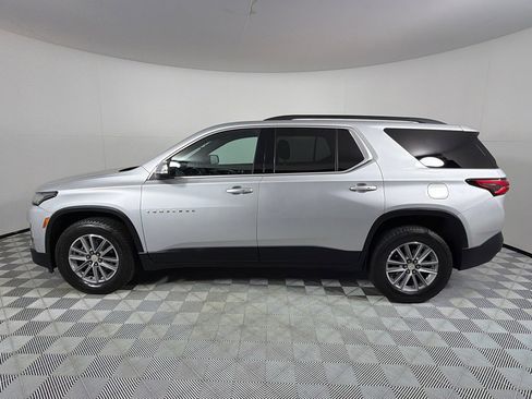 Used 2022 Chevrolet Traverse LT FWD image 8