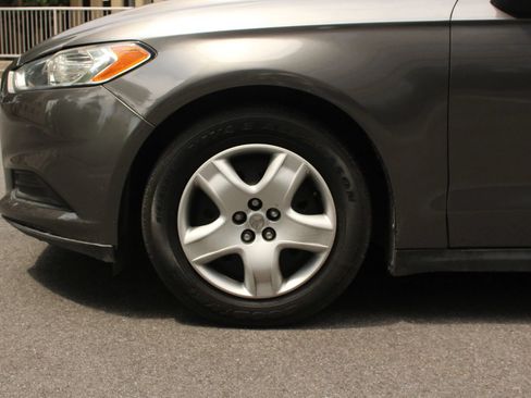 Used 2014 Ford Fusion S FWD image 11