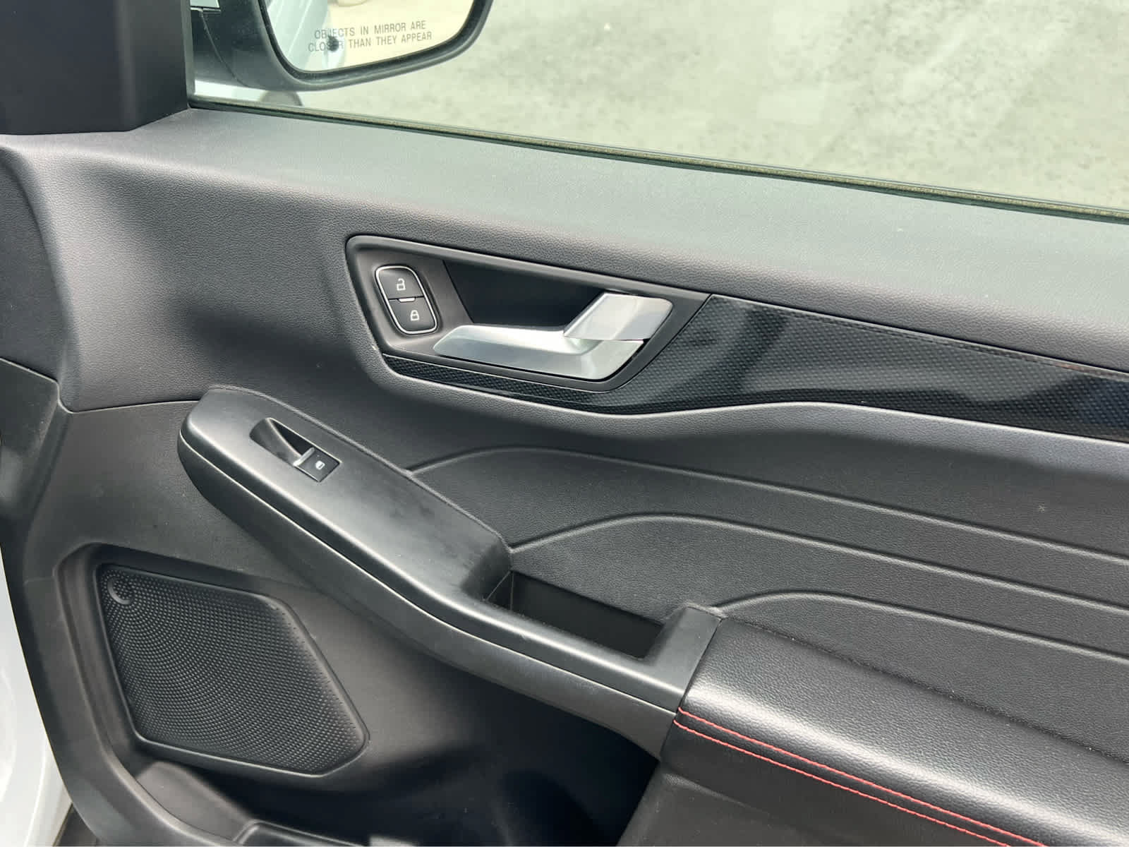 Used 2025 Ford Escape ST-Line Select AWD/4WD image 19