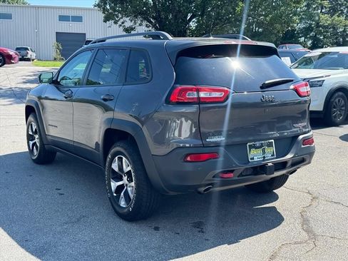 Used 2018 Jeep Cherokee Trailhawk w/ Quick Order Package 27L AWD/4WD image 5