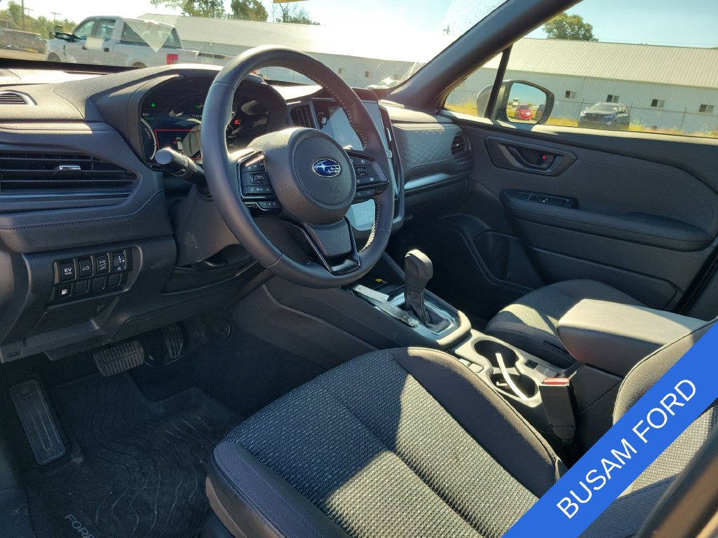 Used 2025 Subaru Forester Premium AWD/4WD image 17