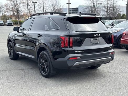 Used 2023 Kia Sorento S w/ Panoramic Sunroof Package image 4