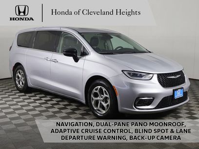 Used 2024 Chrysler Pacifica Limited