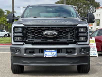 New 2025 Ford F250 Lariat w/ Black Appearance Package