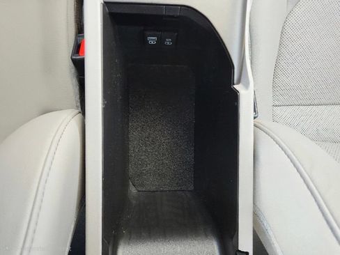 Used 2023 Toyota Camry XLE FWD image 34