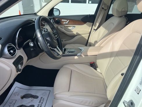 Used 2022 Mercedes-Benz GLC 300 4MATIC image 23