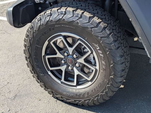 Used 2025 Jeep Wrangler Unlimited Rubicon image 13