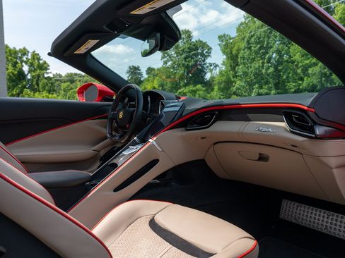 Used 2024 Ferrari Roma Spider RWD image 45