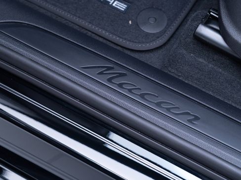 New 2026 Porsche Macan image 14